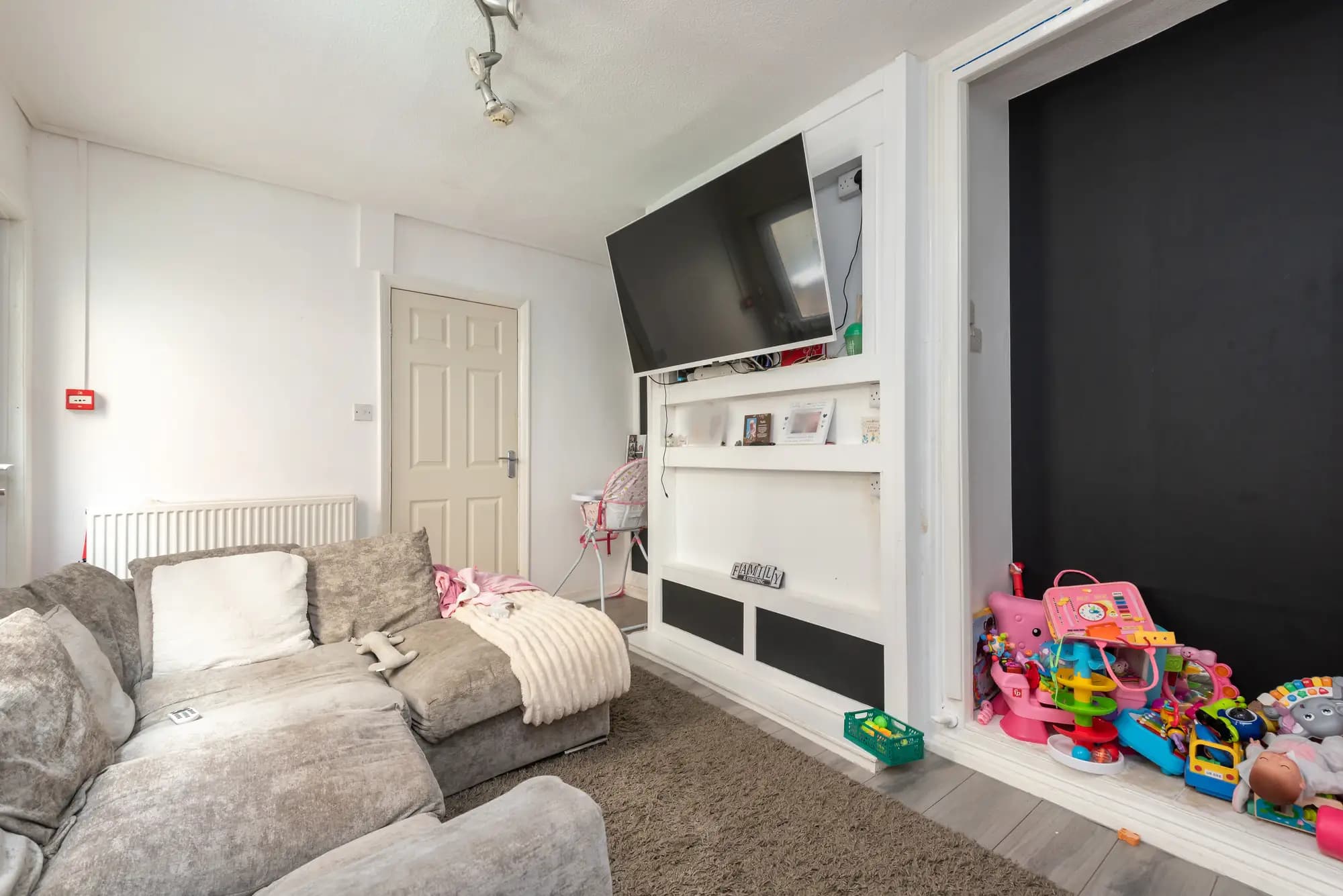 property photo 3 of 17