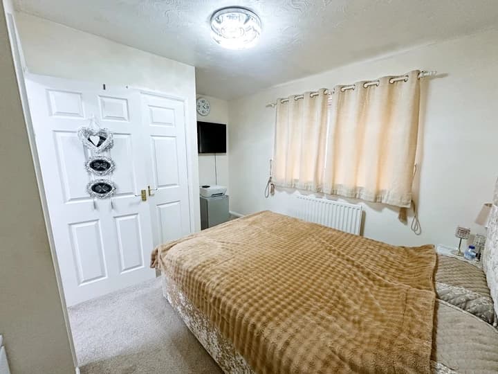 property photo 11 of 15