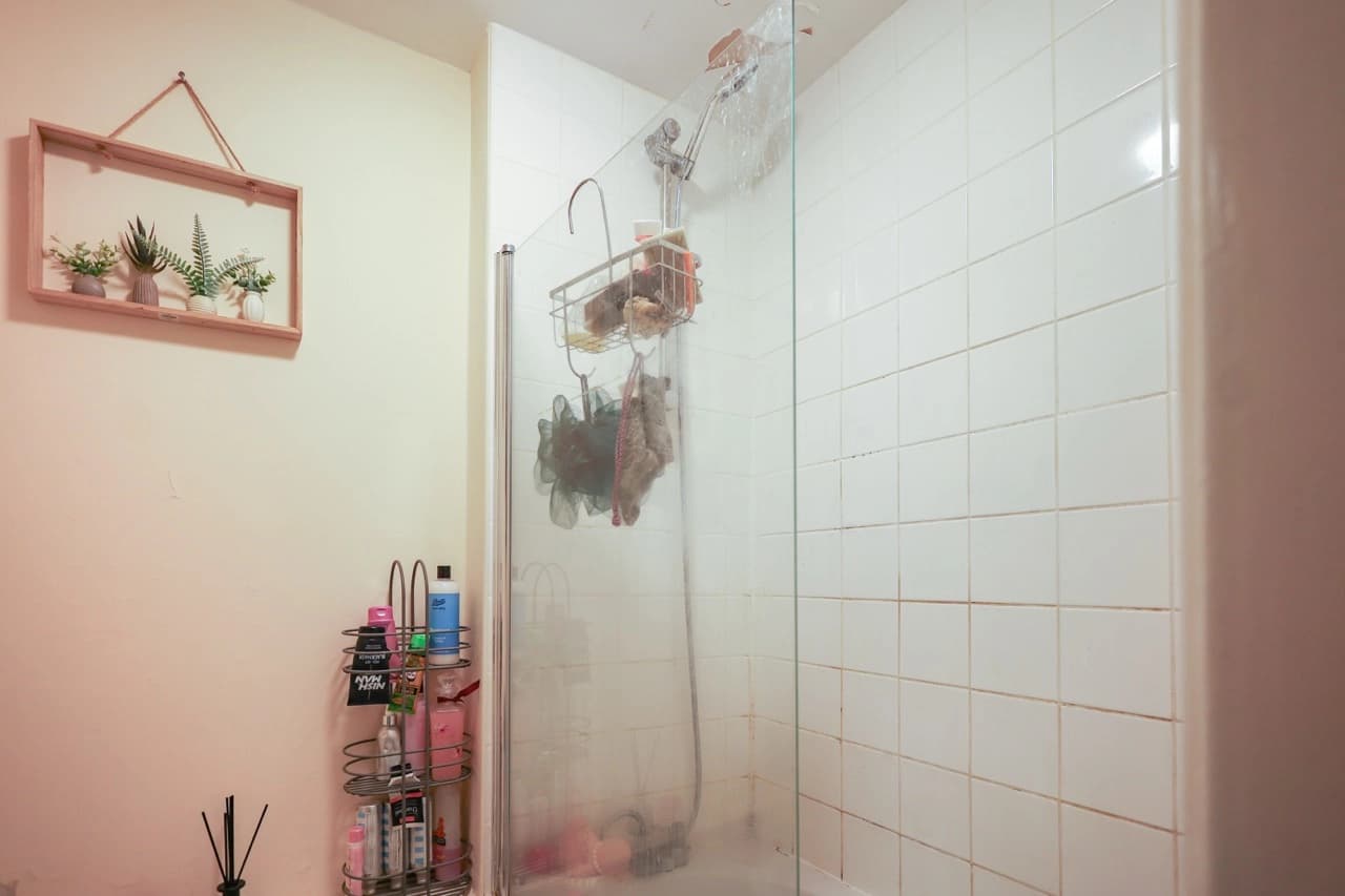 property photo 8 of 17