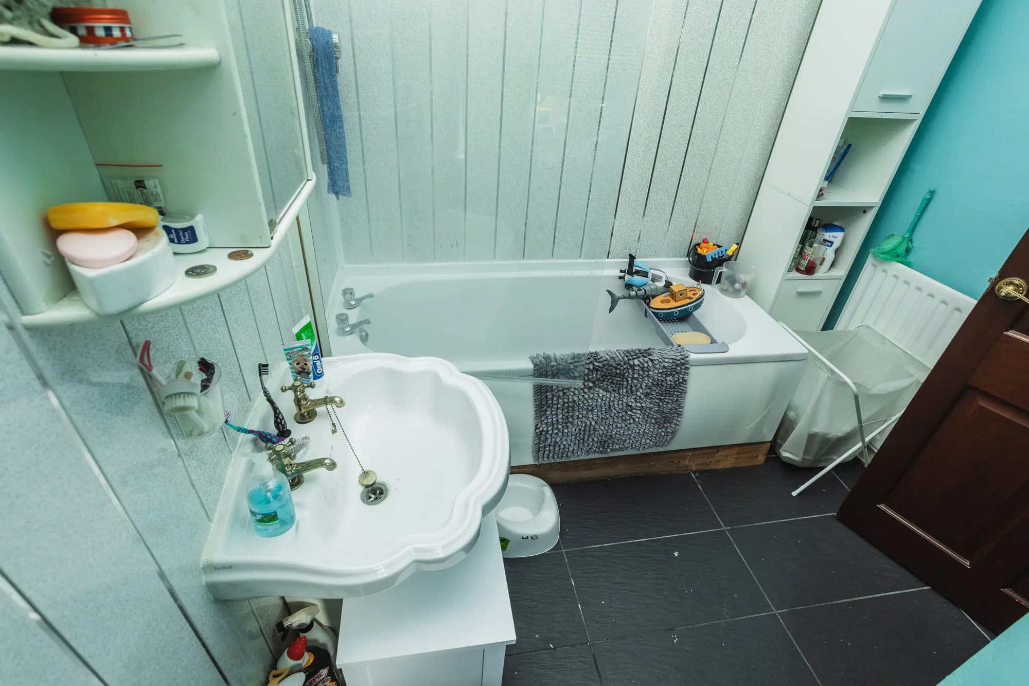 property photo 9 of 23