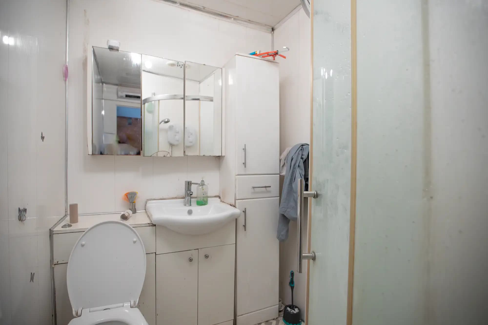 property photo 6 of 19