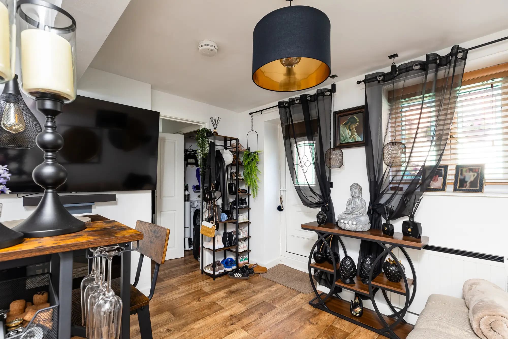 property photo 4 of 16