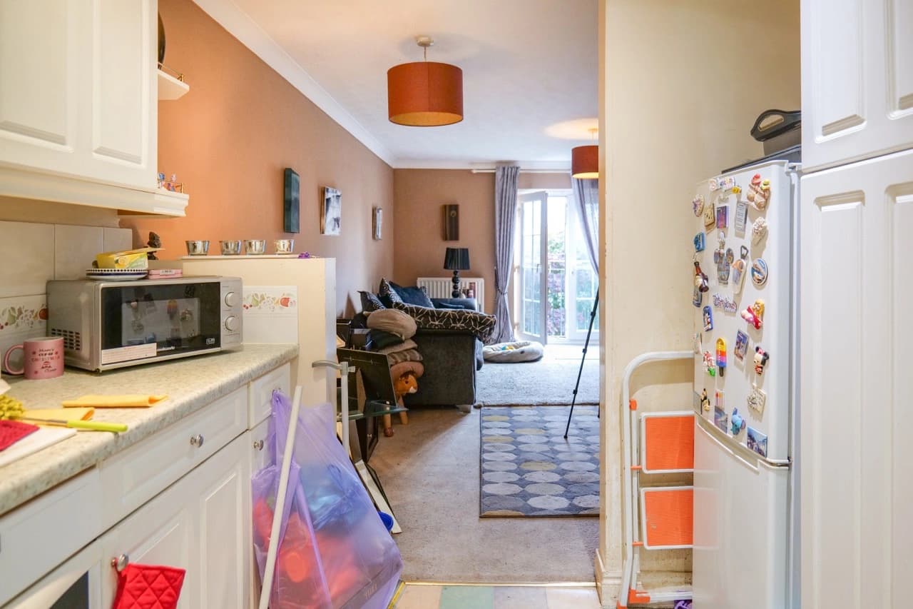 property photo 5 of 18
