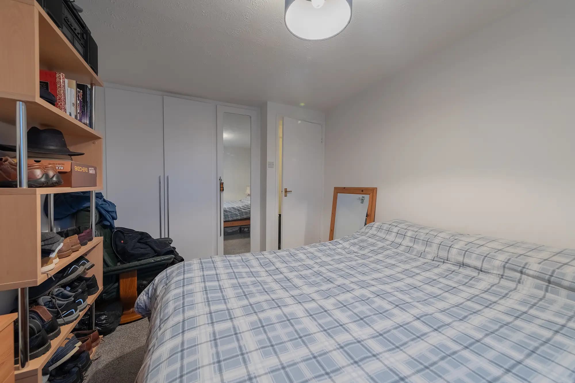 property photo 11 of 17