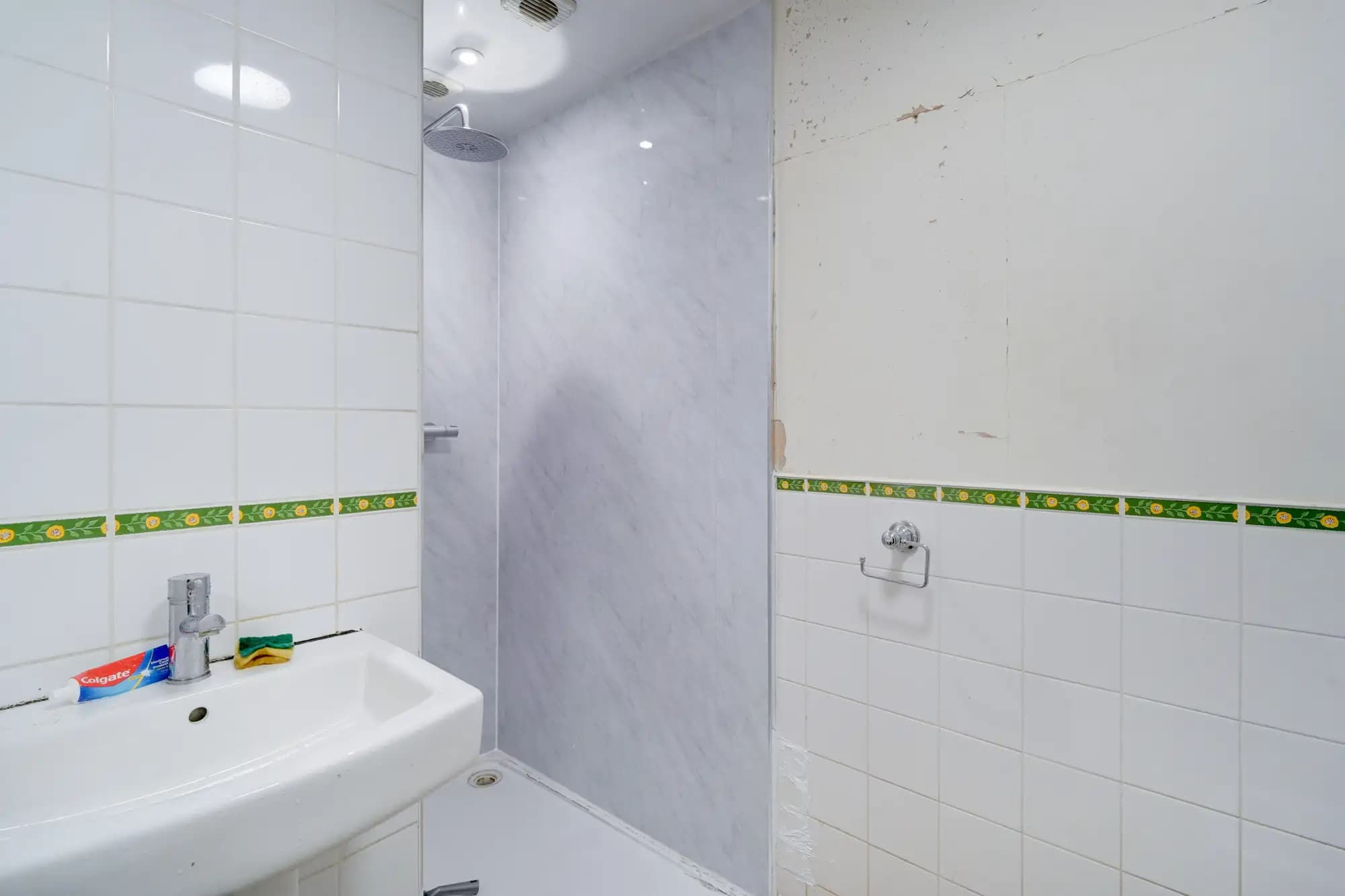 property photo 7 of 19