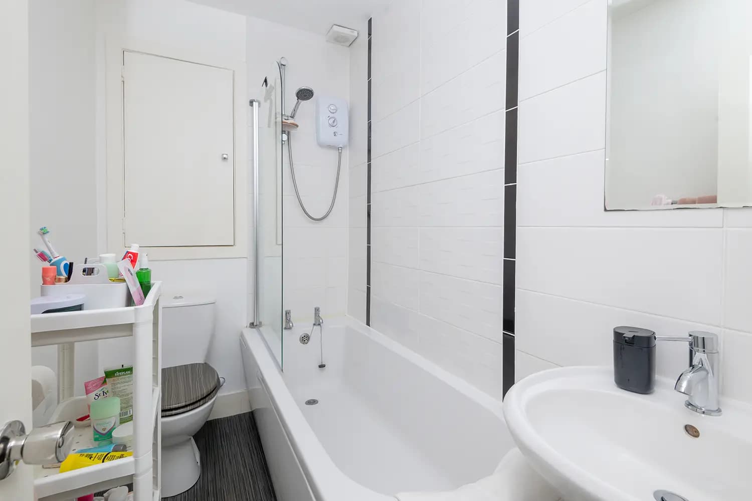 property photo 7 of 19