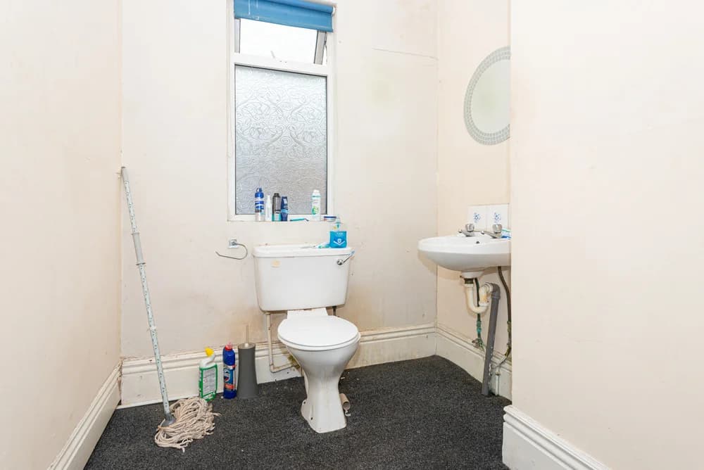 property photo 10 of 25