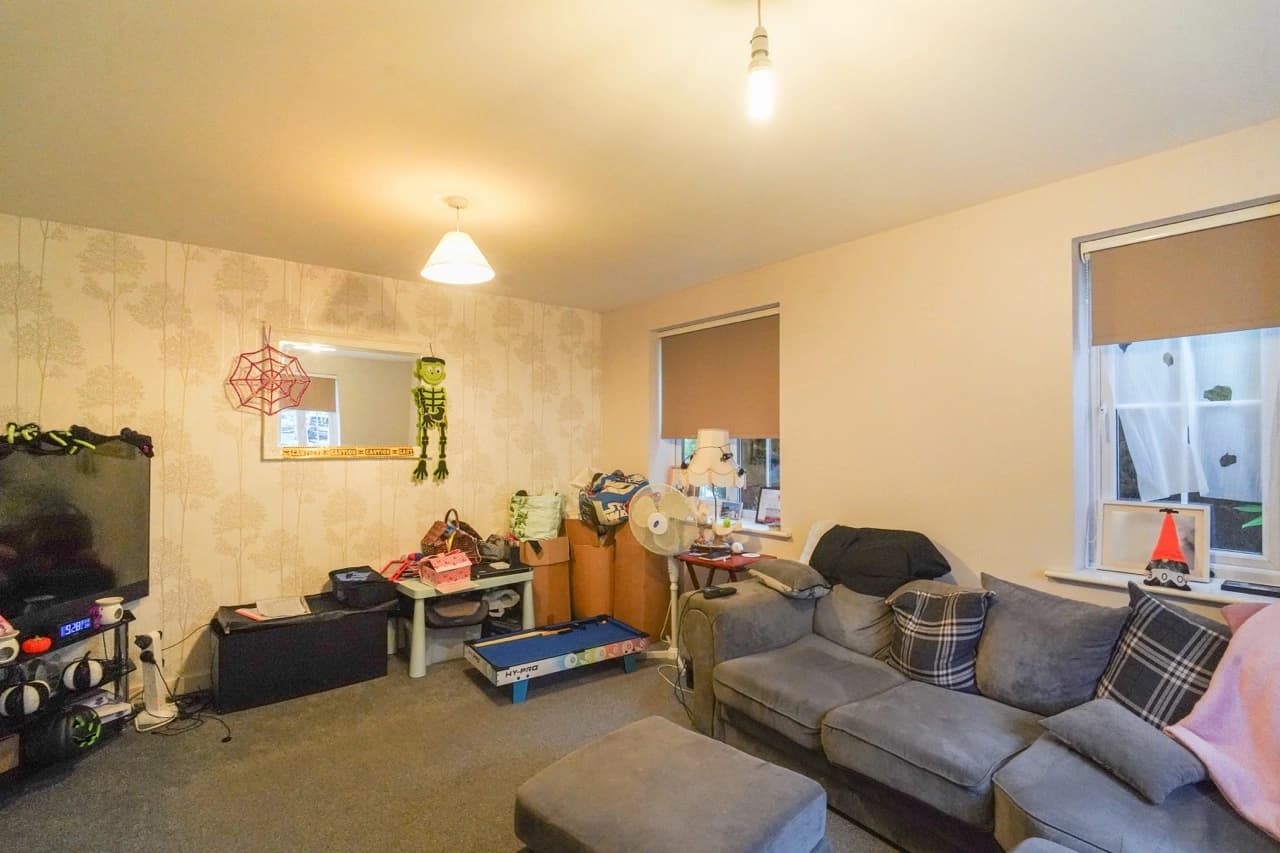 property photo 3 of 25