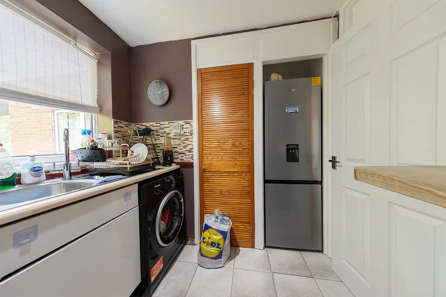 property photo 5 of 16