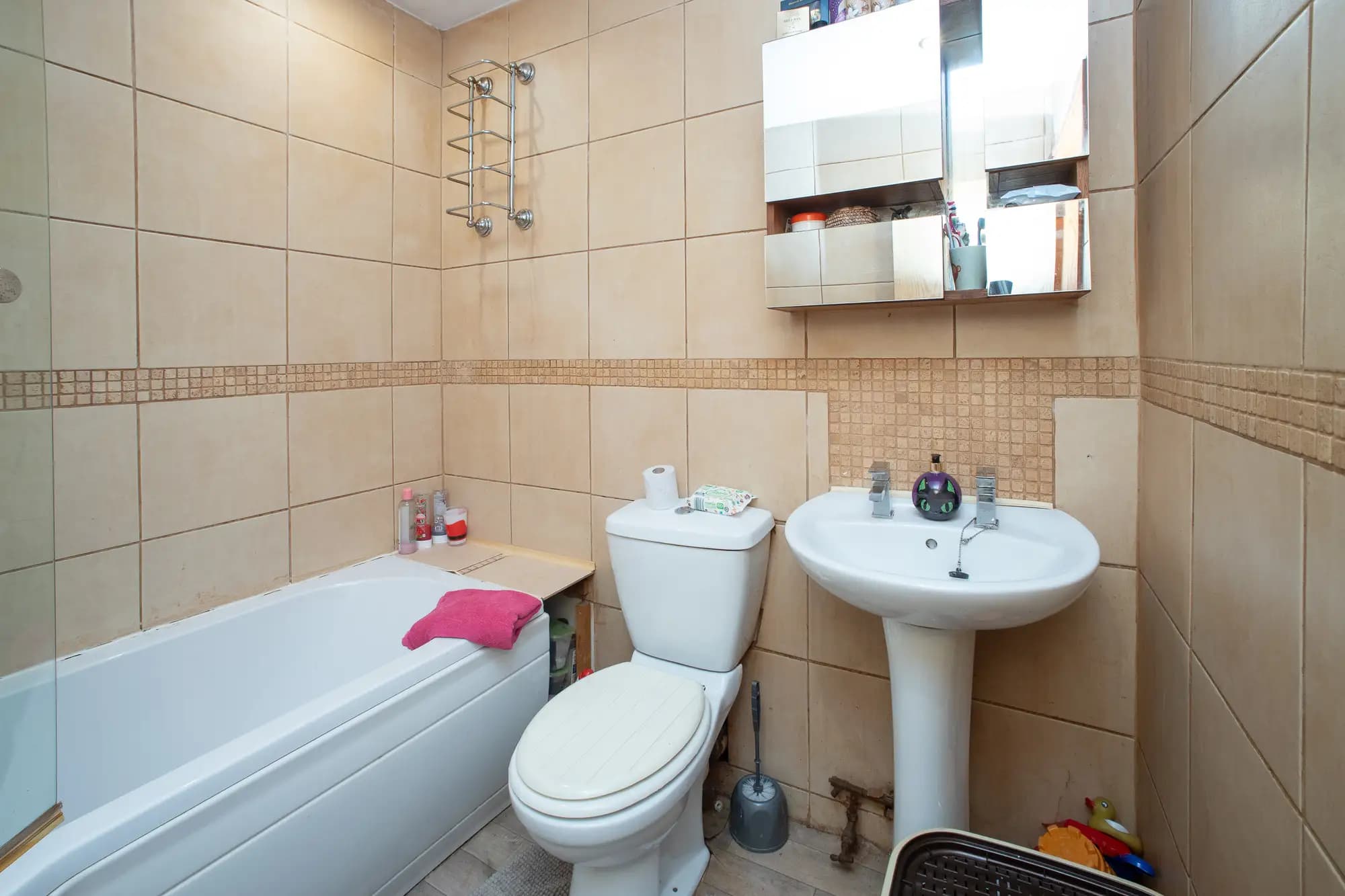 property photo 10 of 16