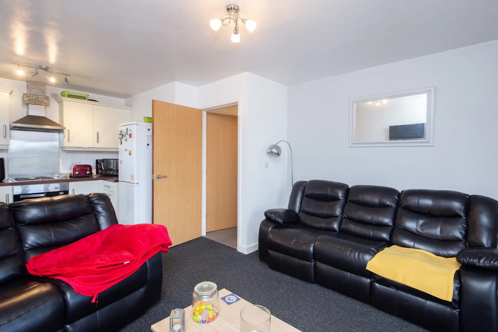 property photo 4 of 18