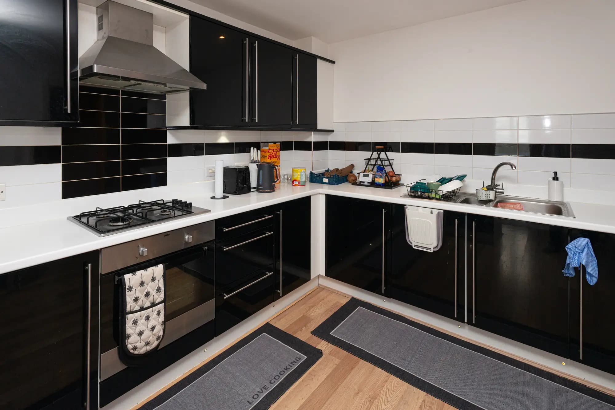 property photo 9 of 28