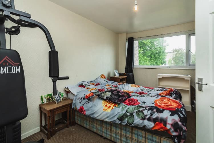 property photo 11 of 21