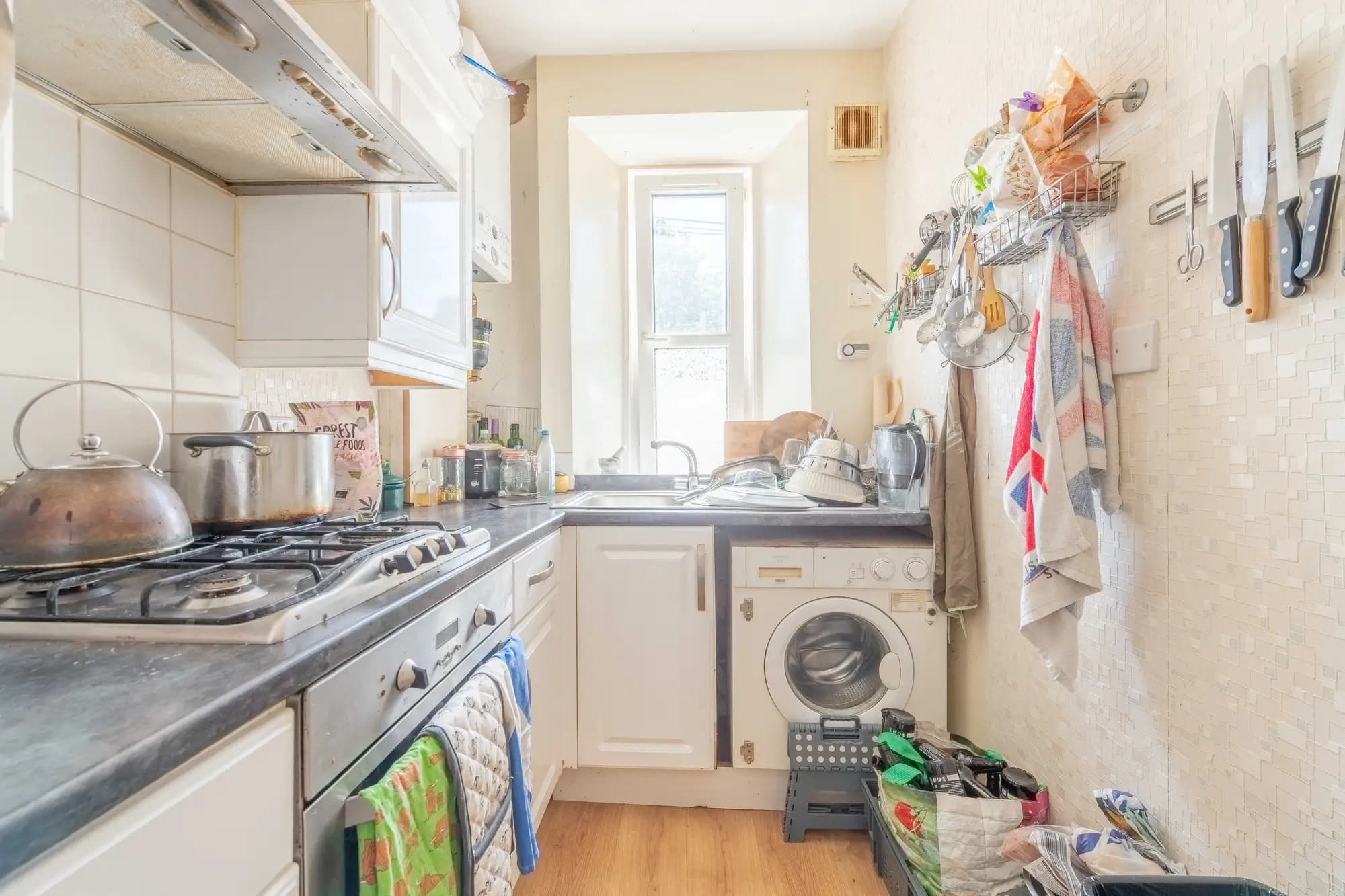 property photo 3 of 28