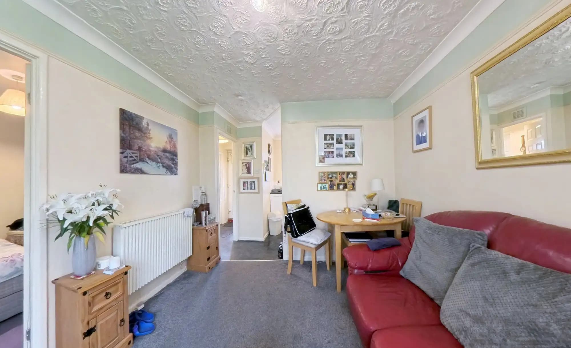 property photo 4 of 13