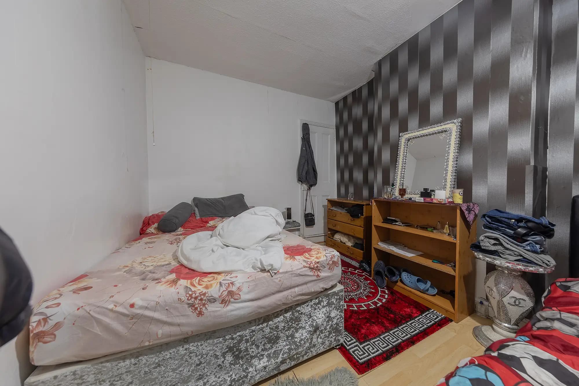 property photo 14 of 25