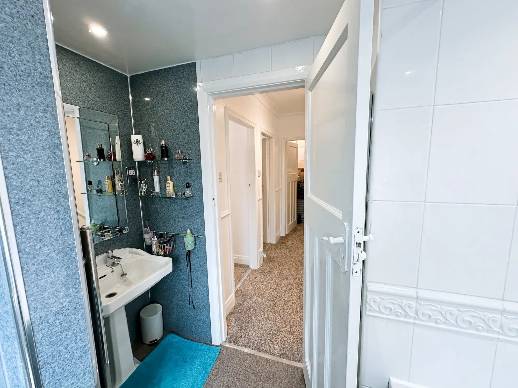 property photo 11 of 28