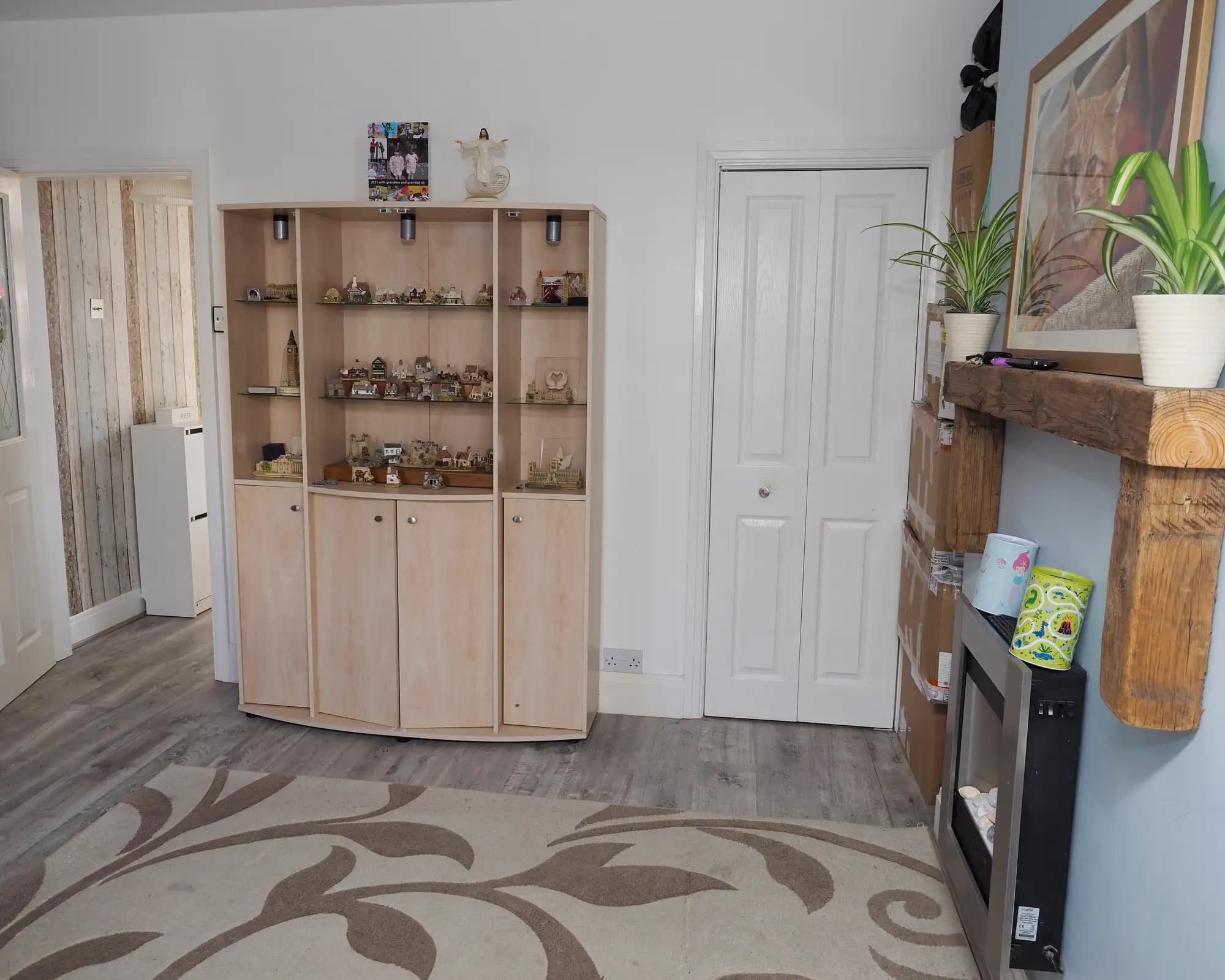 property photo 6 of 25