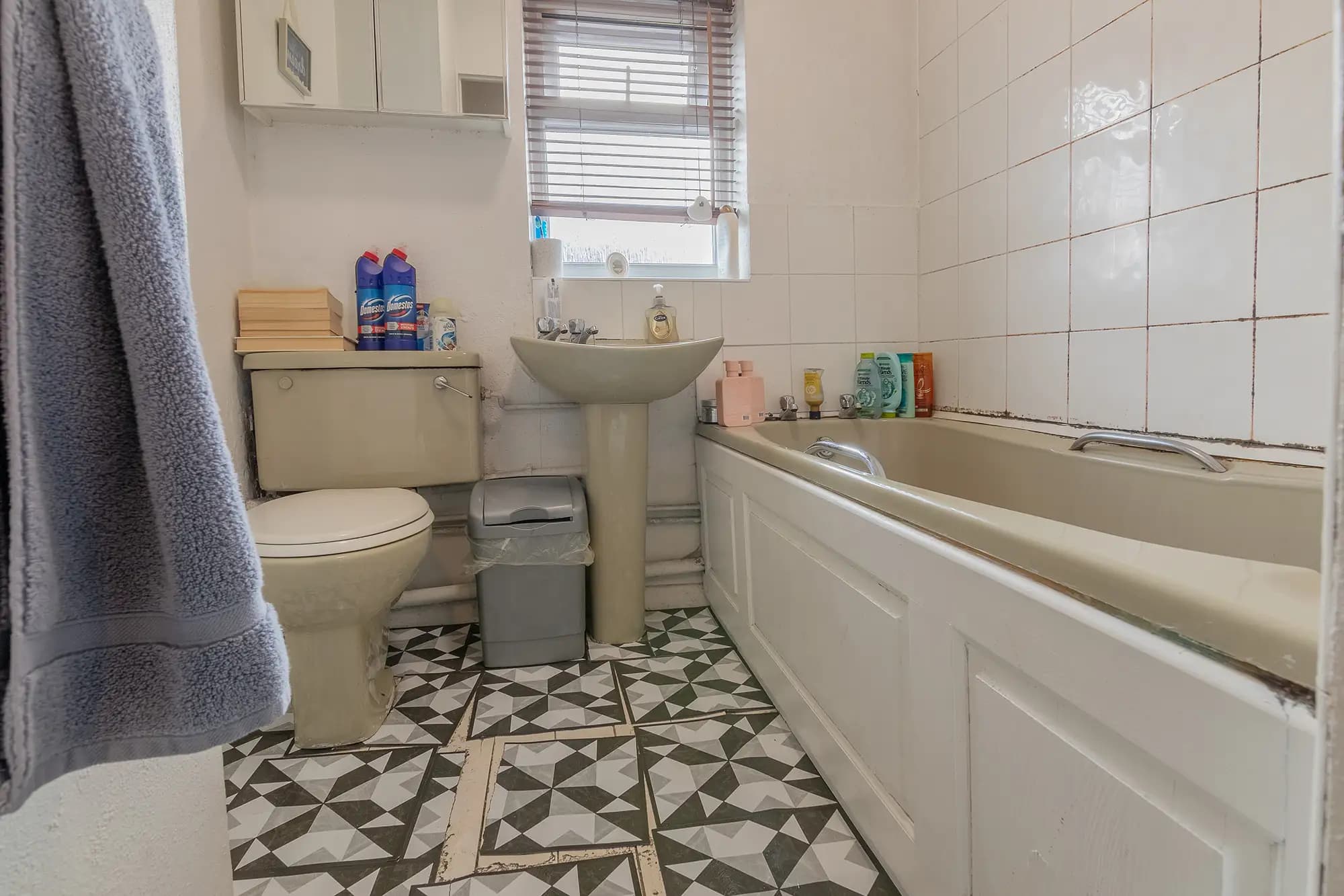 property photo 8 of 19