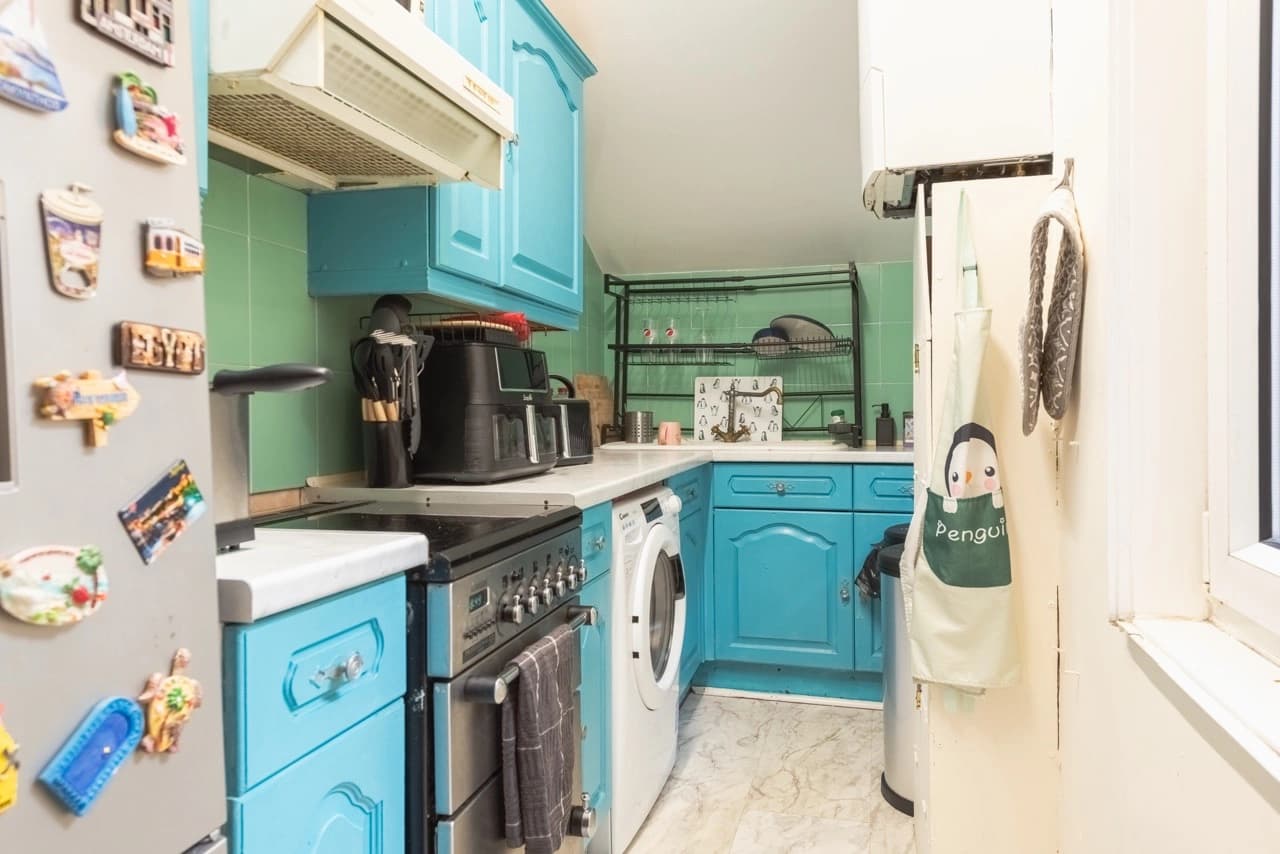 property photo 10 of 32