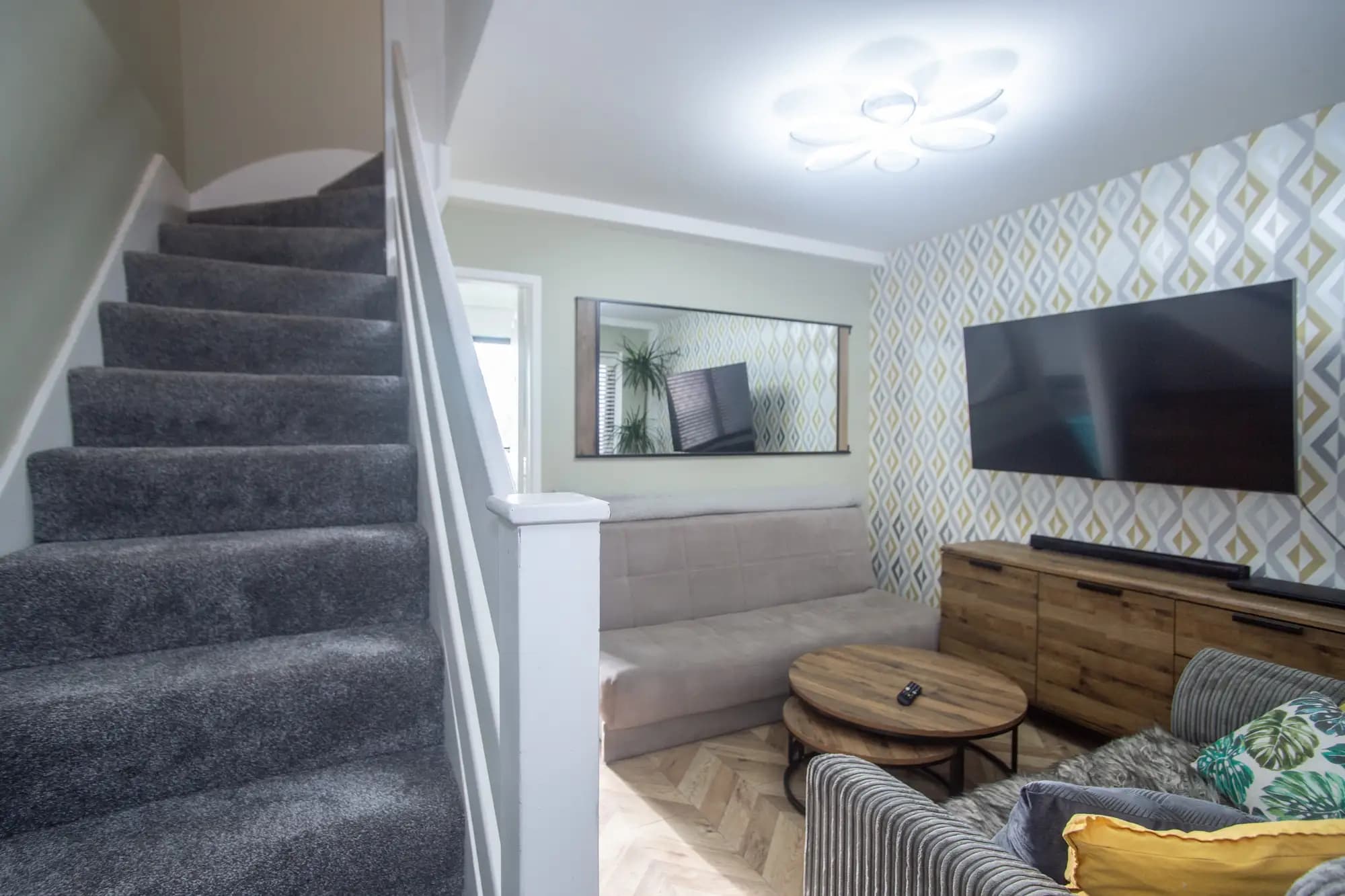 property photo 4 of 15