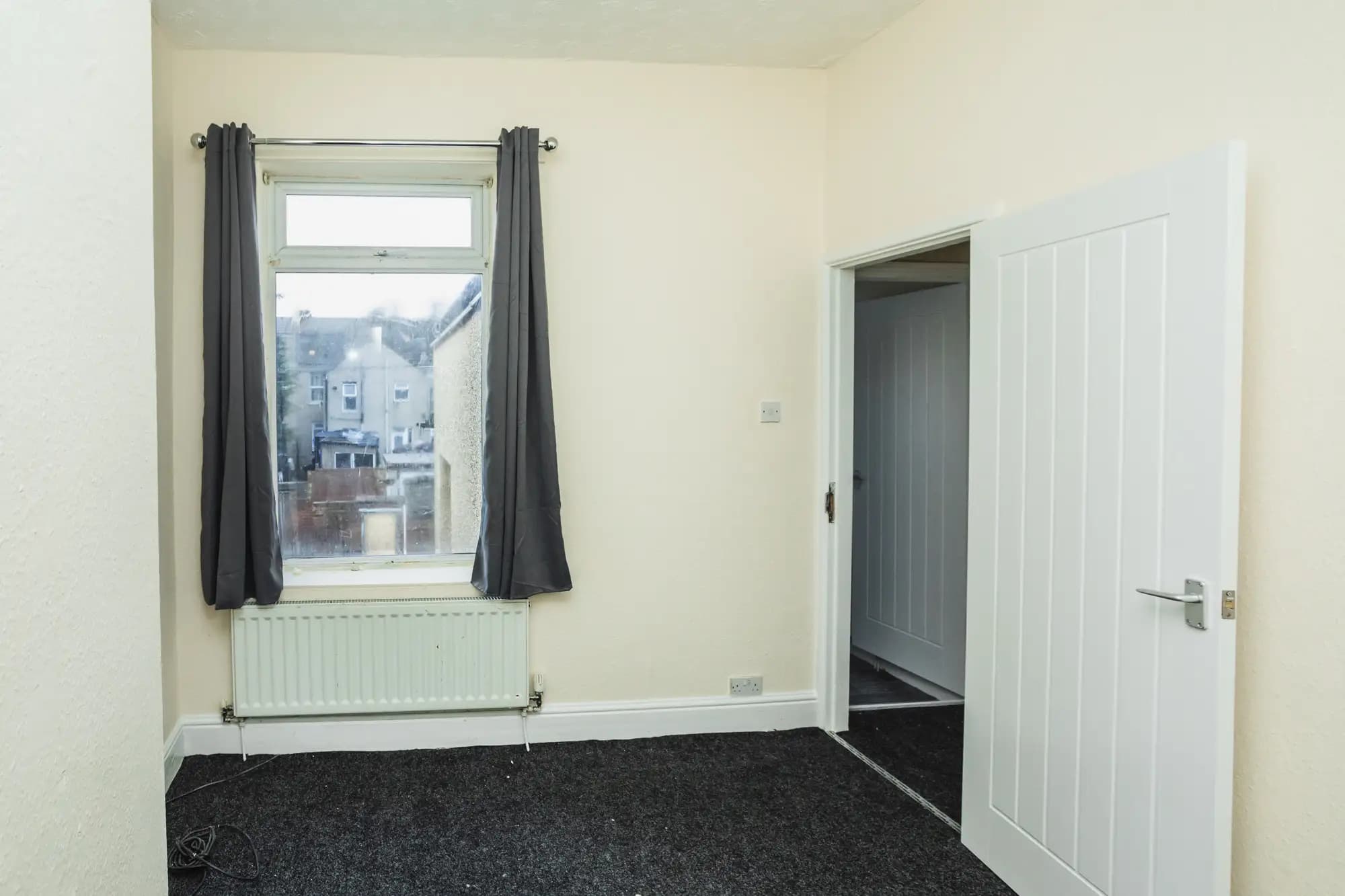 property photo 20 of 32