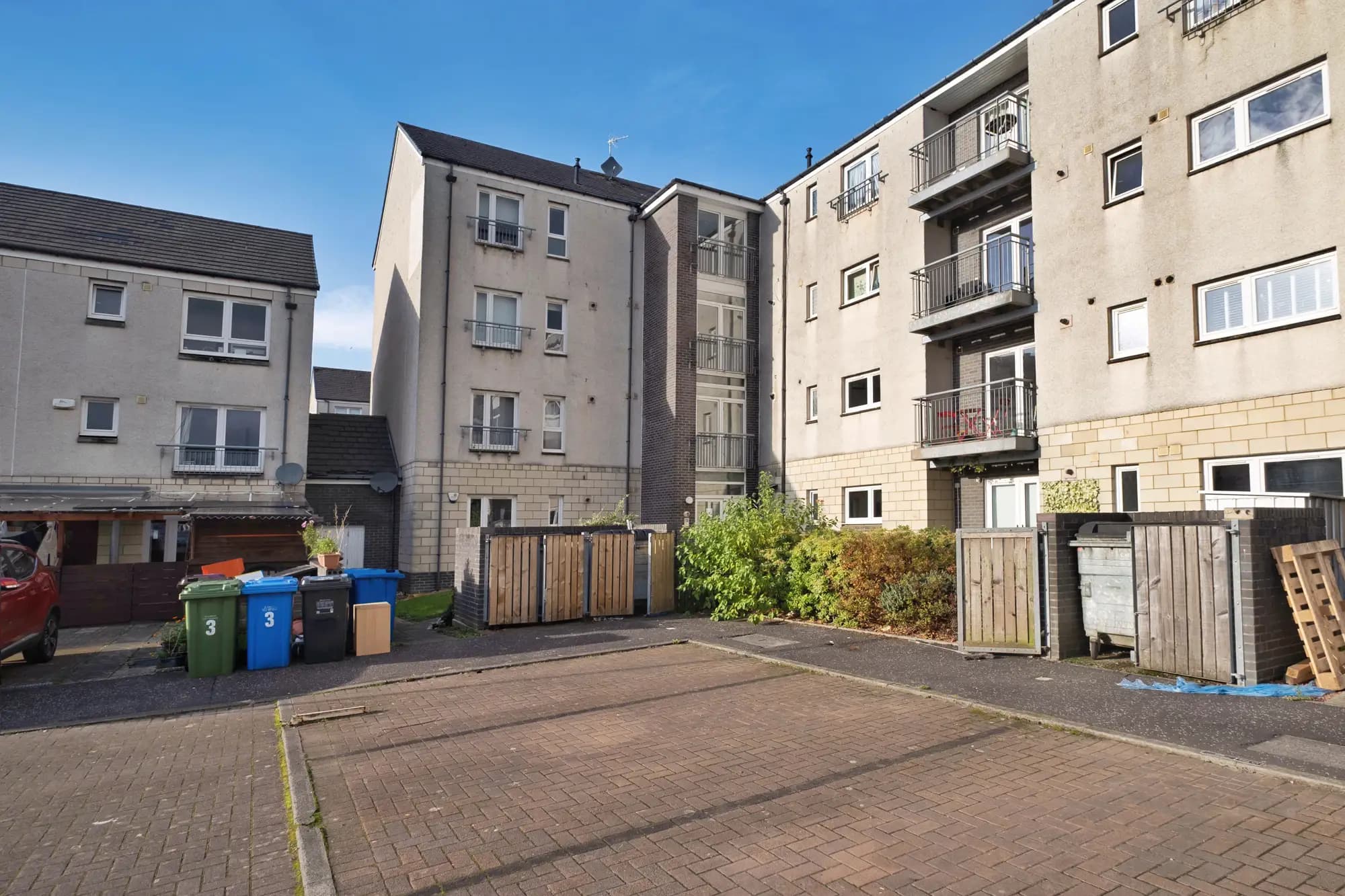 property photo 25 of 28