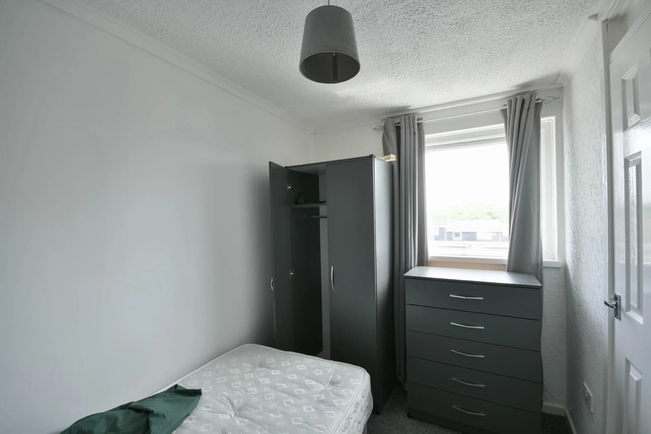 property photo 17 of 21