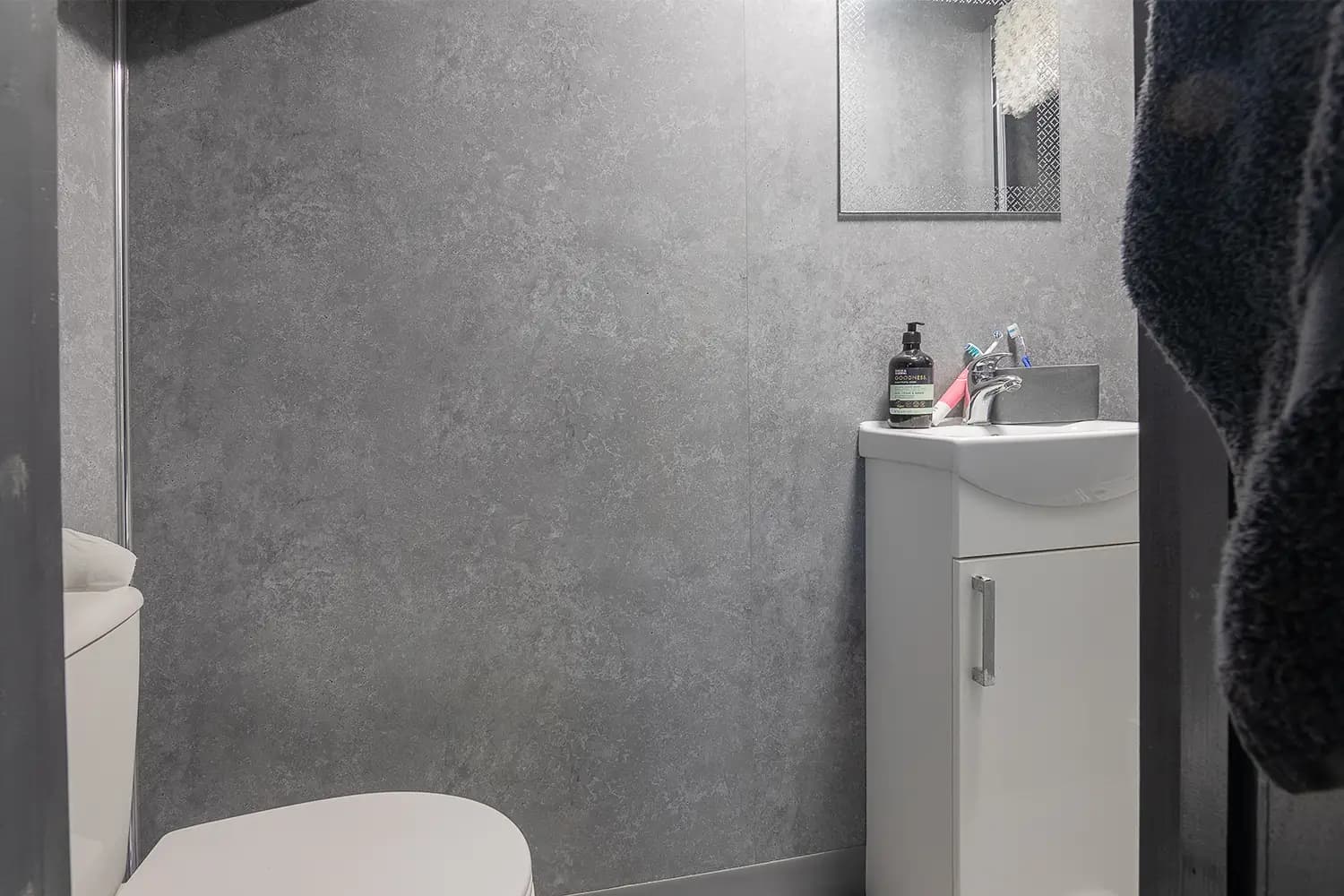 property photo 14 of 42