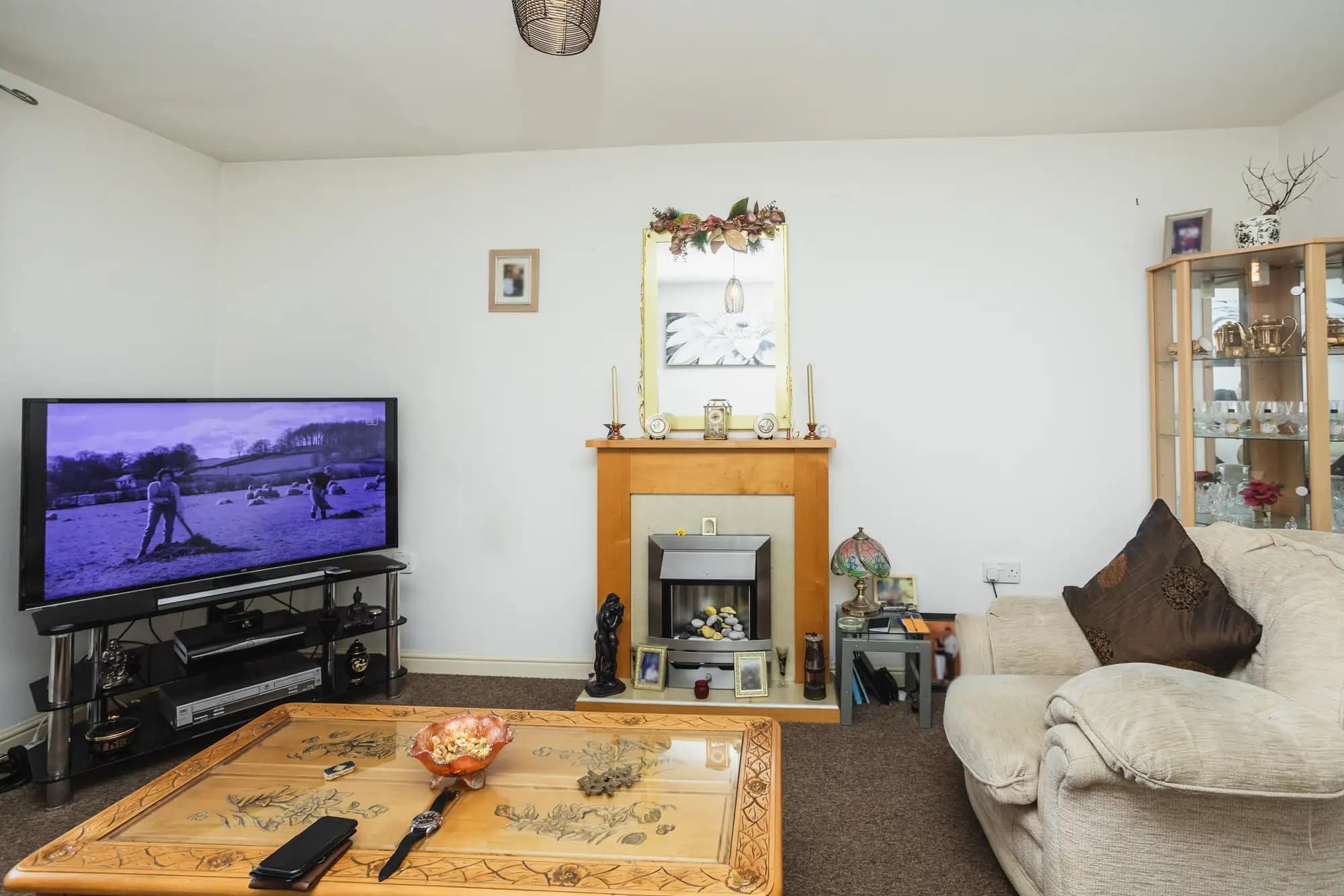 property photo 4 of 17