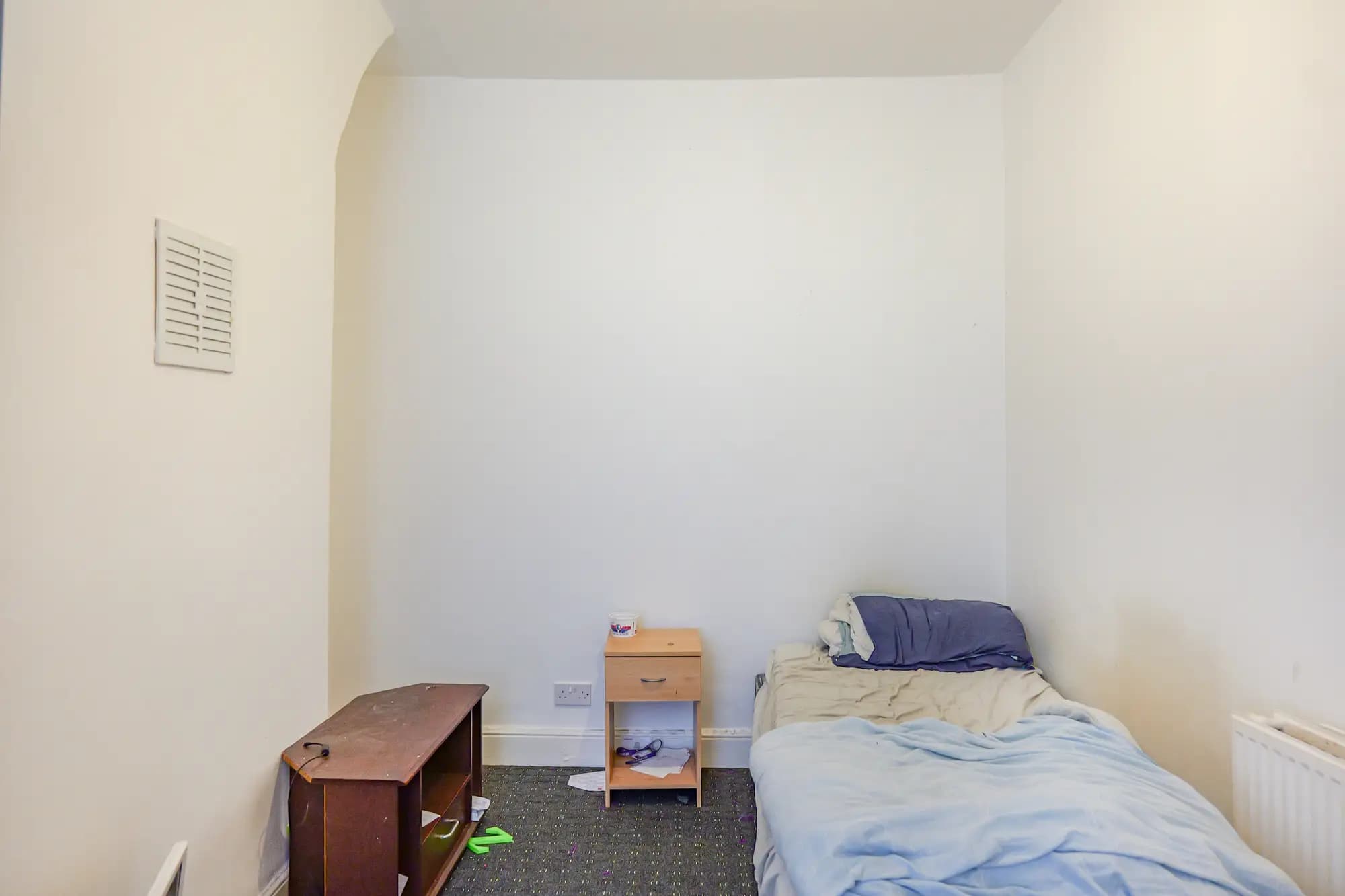 property photo 10 of 14