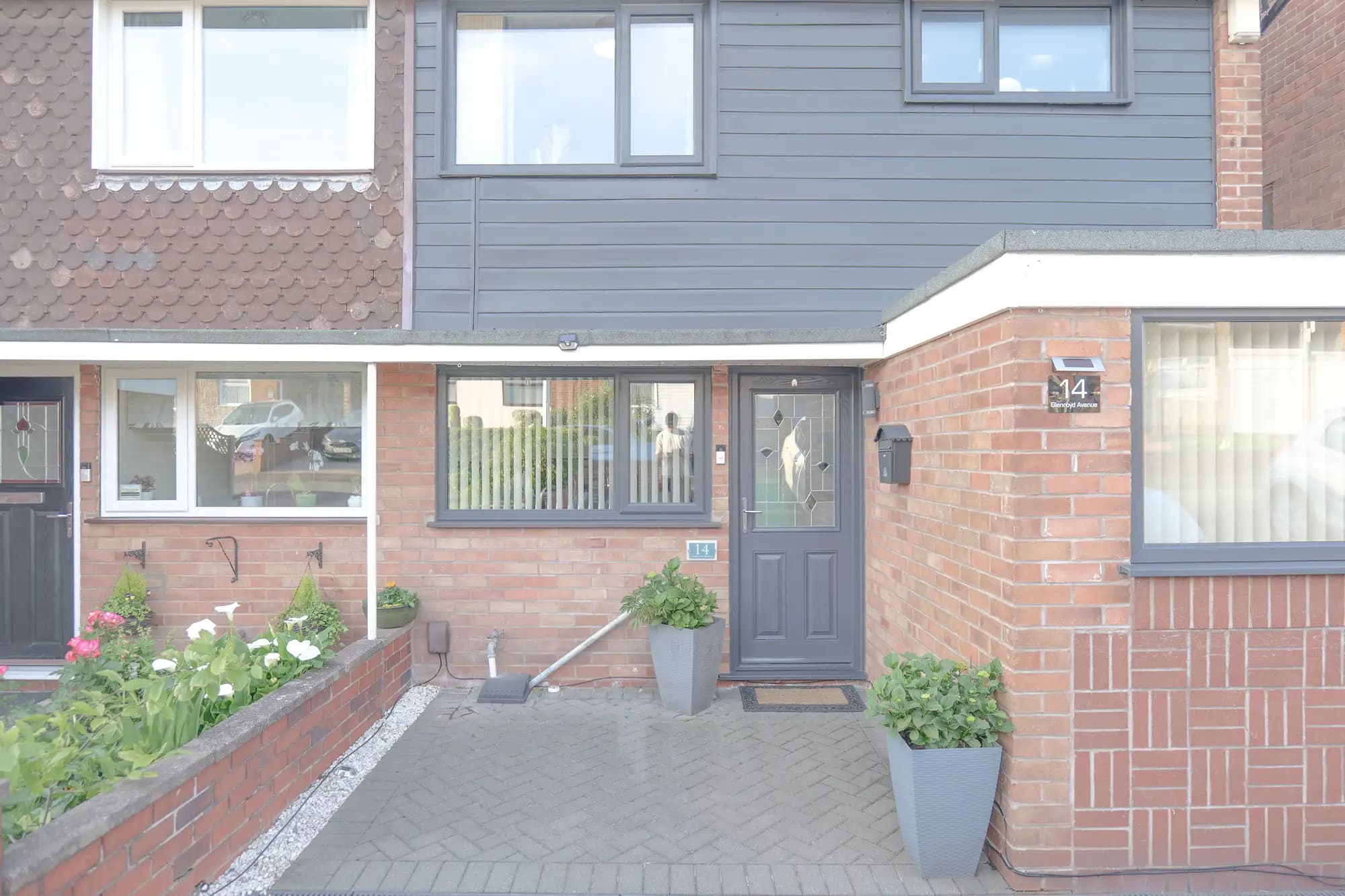 property photo 0 of 33