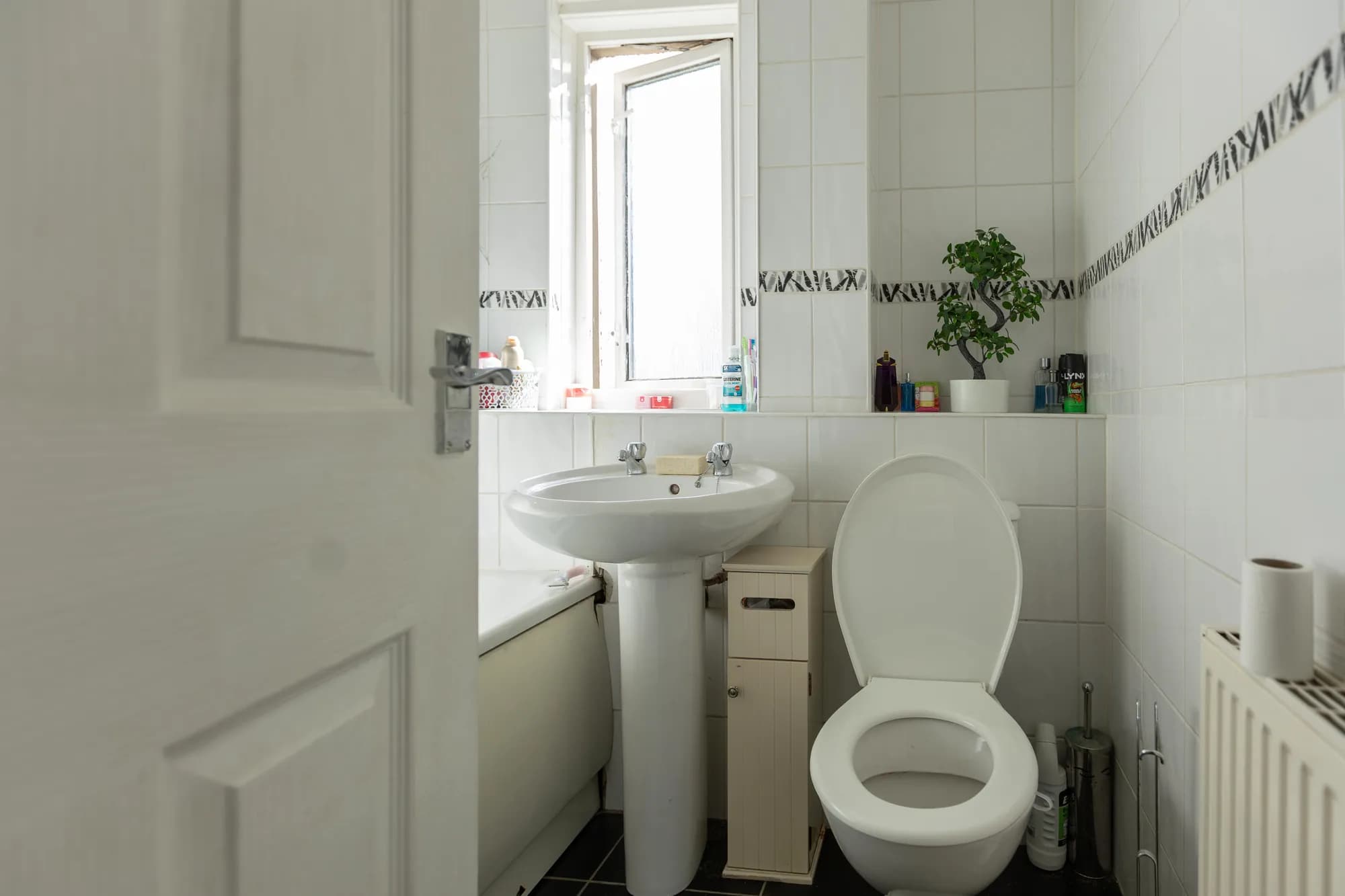 property photo 9 of 17