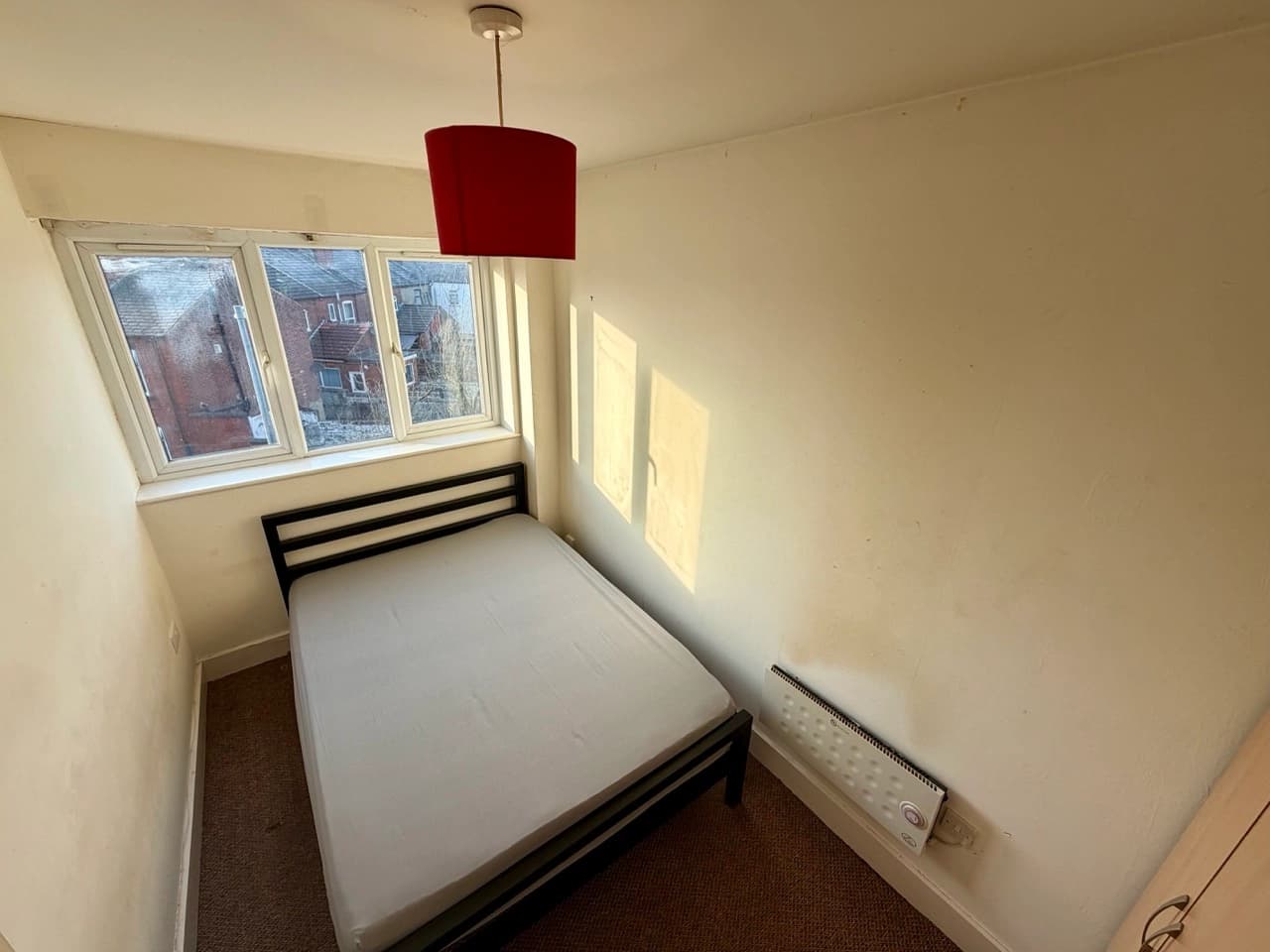 property photo 13 of 18