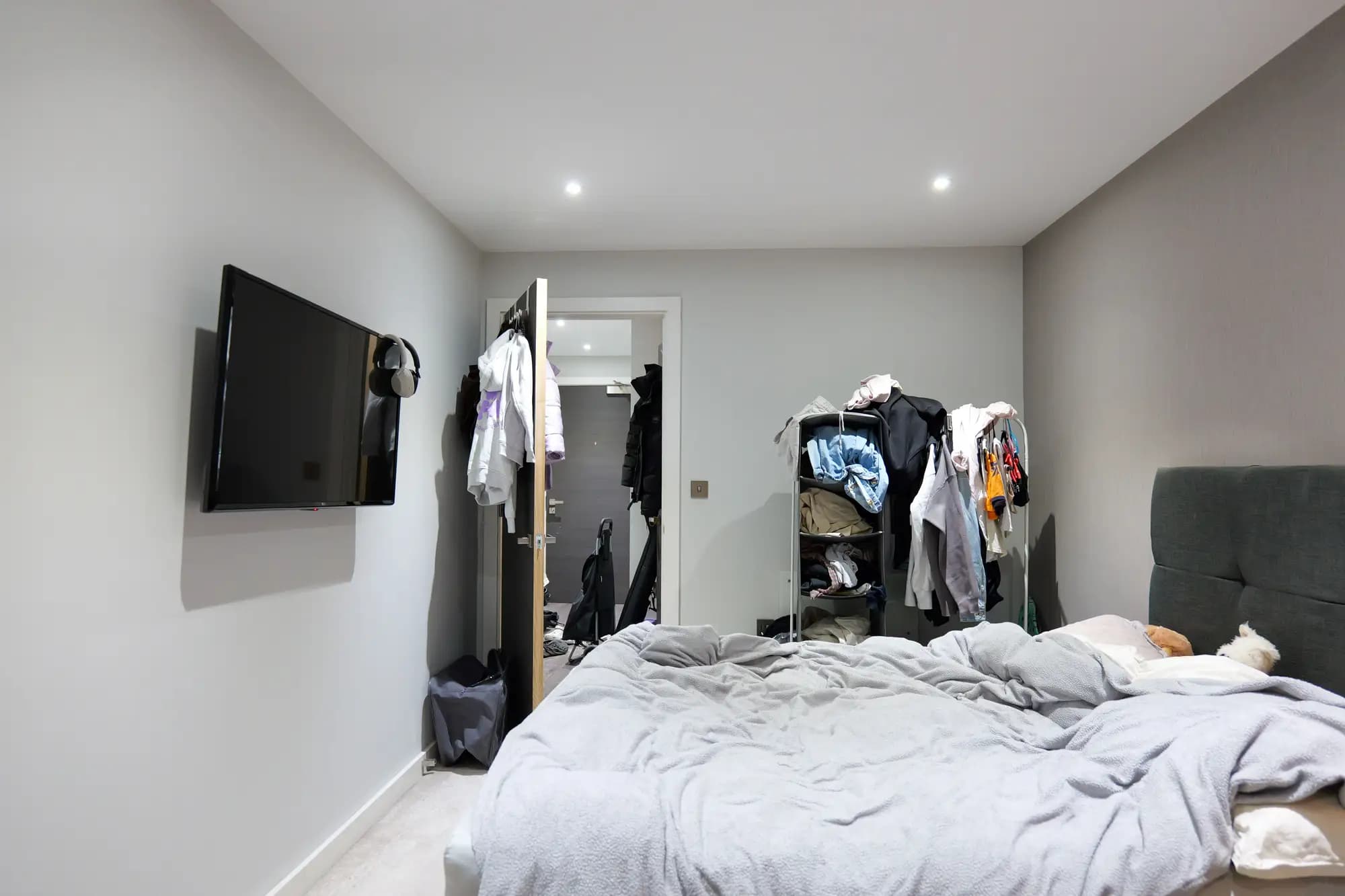 property photo 8 of 17