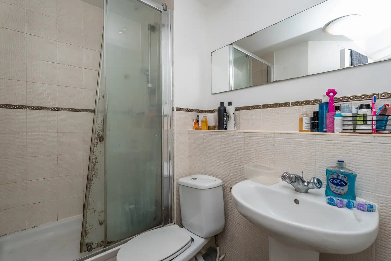 property photo 8 of 18