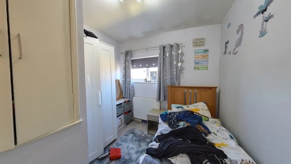 property photo 11 of 19