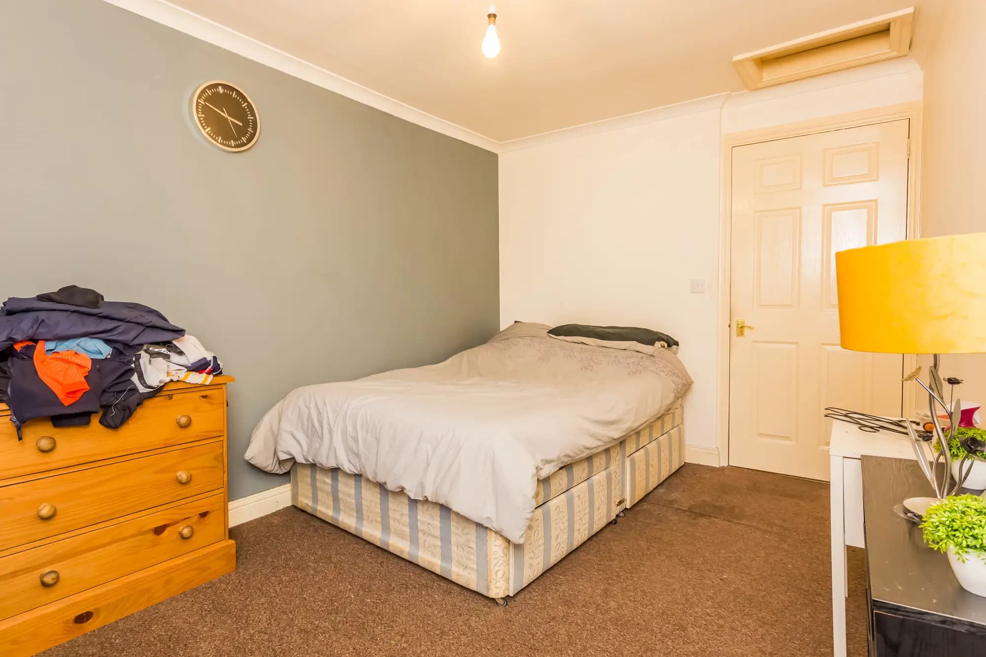 property photo 9 of 12