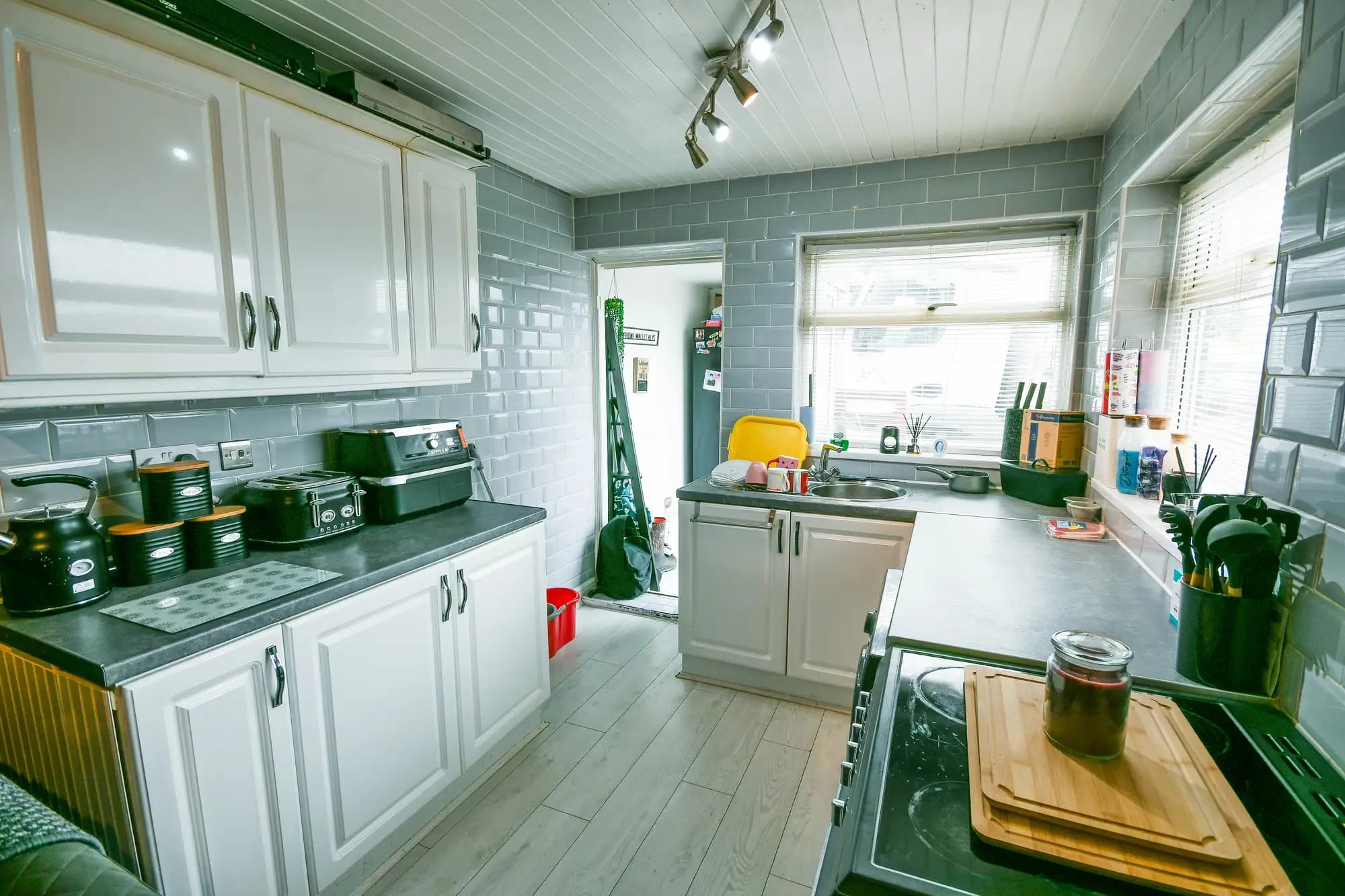 property photo 6 of 24