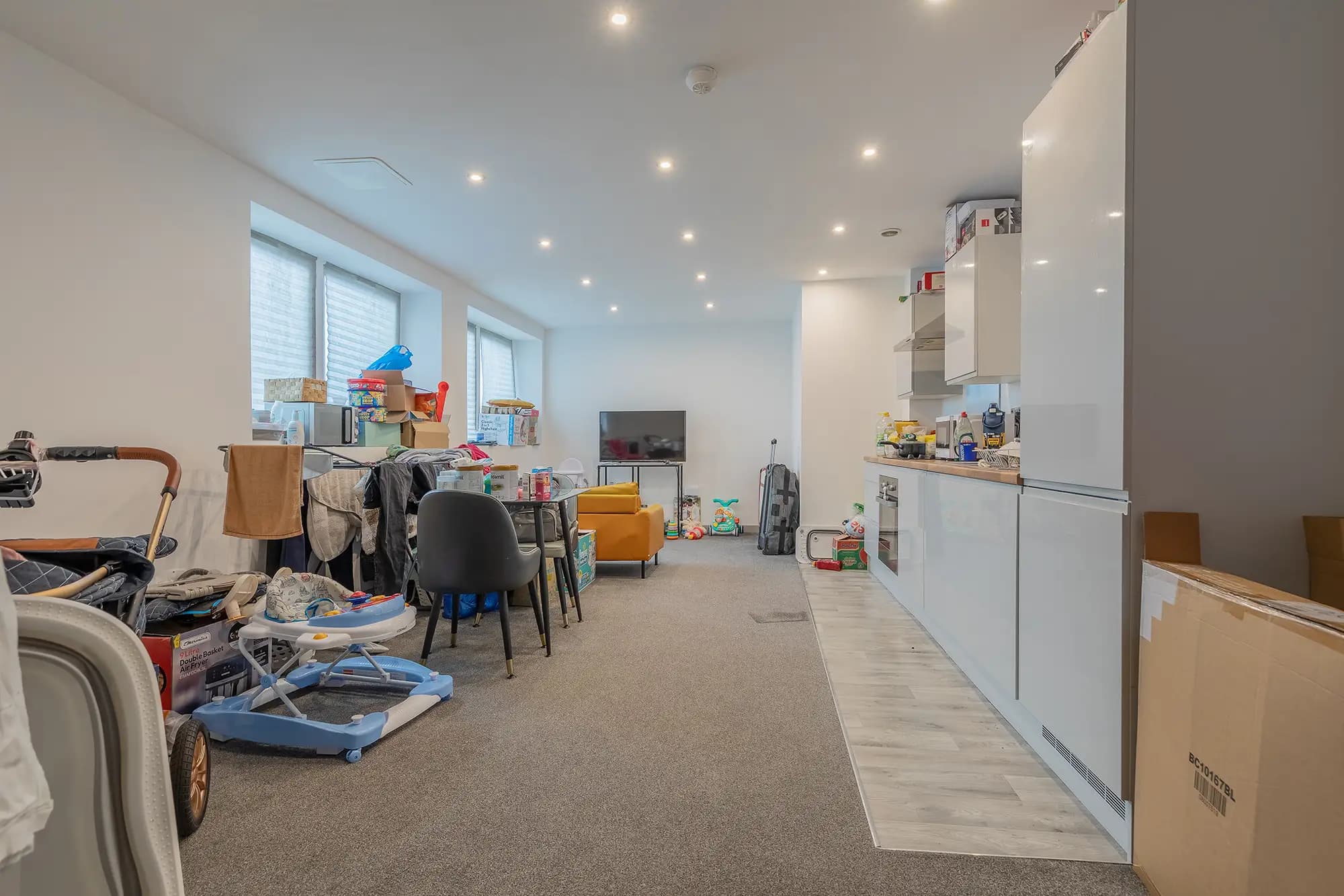 property photo 5 of 19