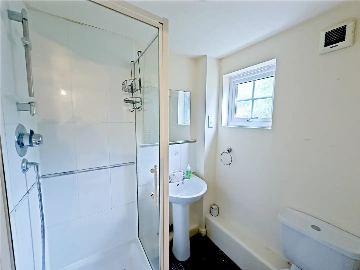 property photo 10 of 16