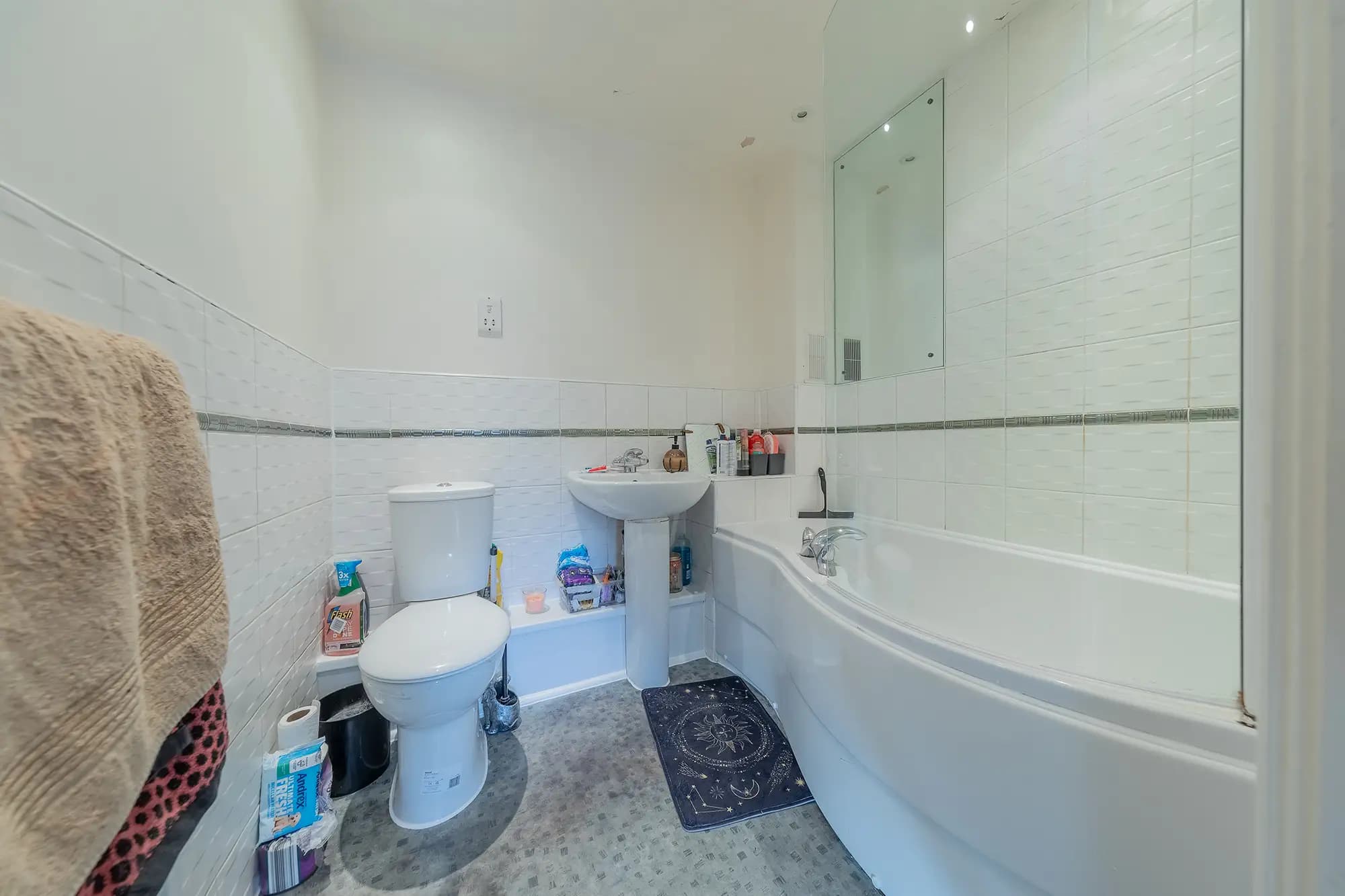 property photo 7 of 17
