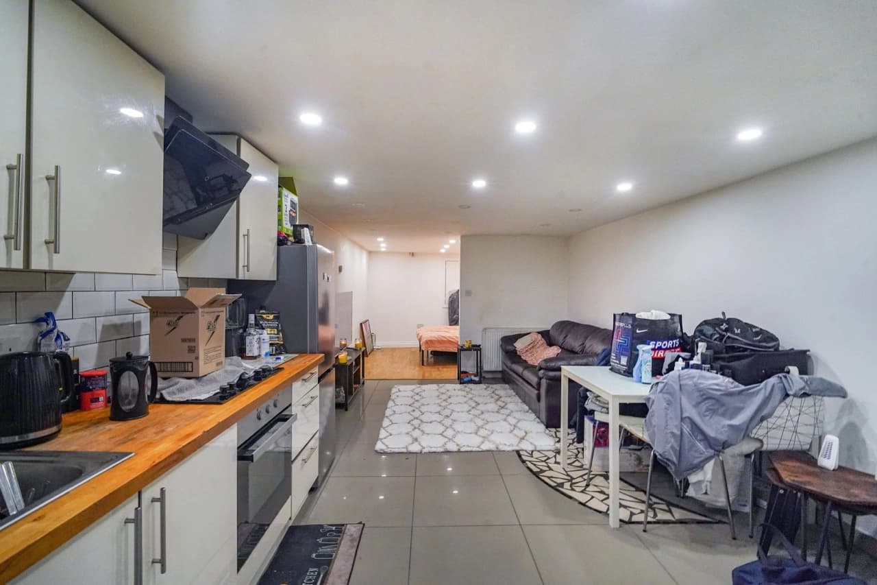 property photo 9 of 45