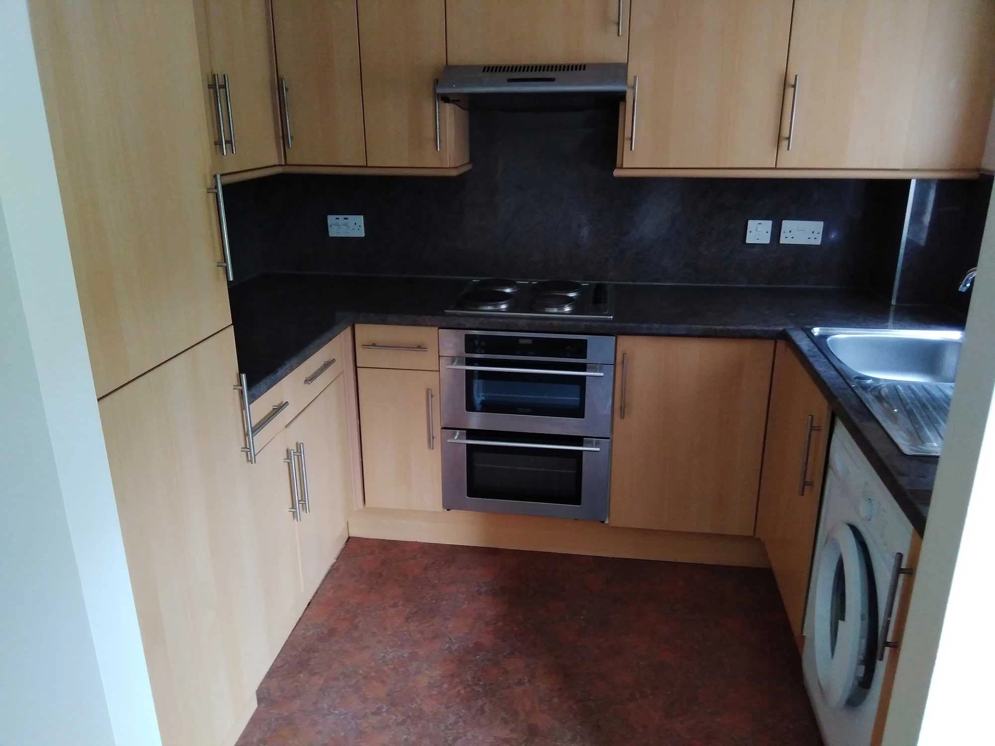 property photo 5 of 15