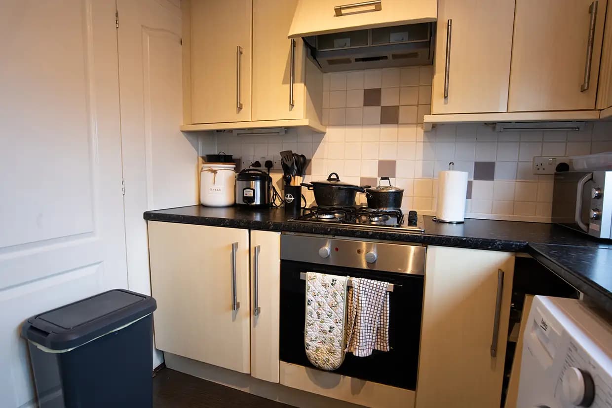 property photo 6 of 16