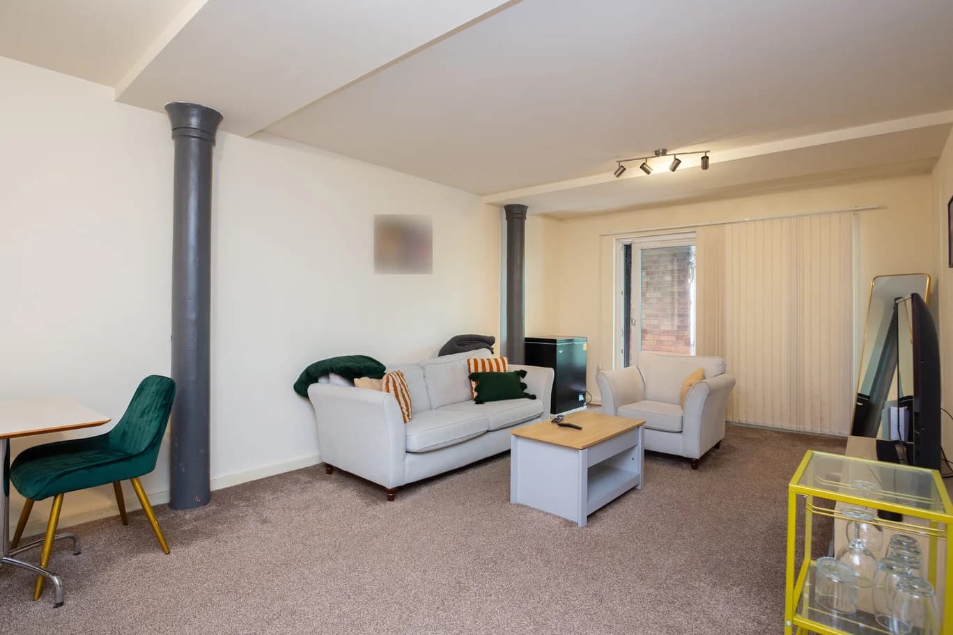 property photo 6 of 23