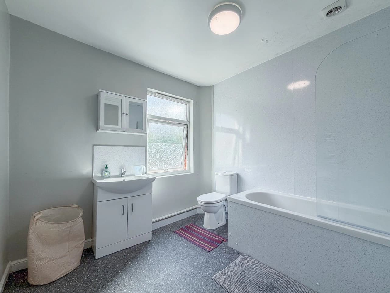 property photo 11 of 25