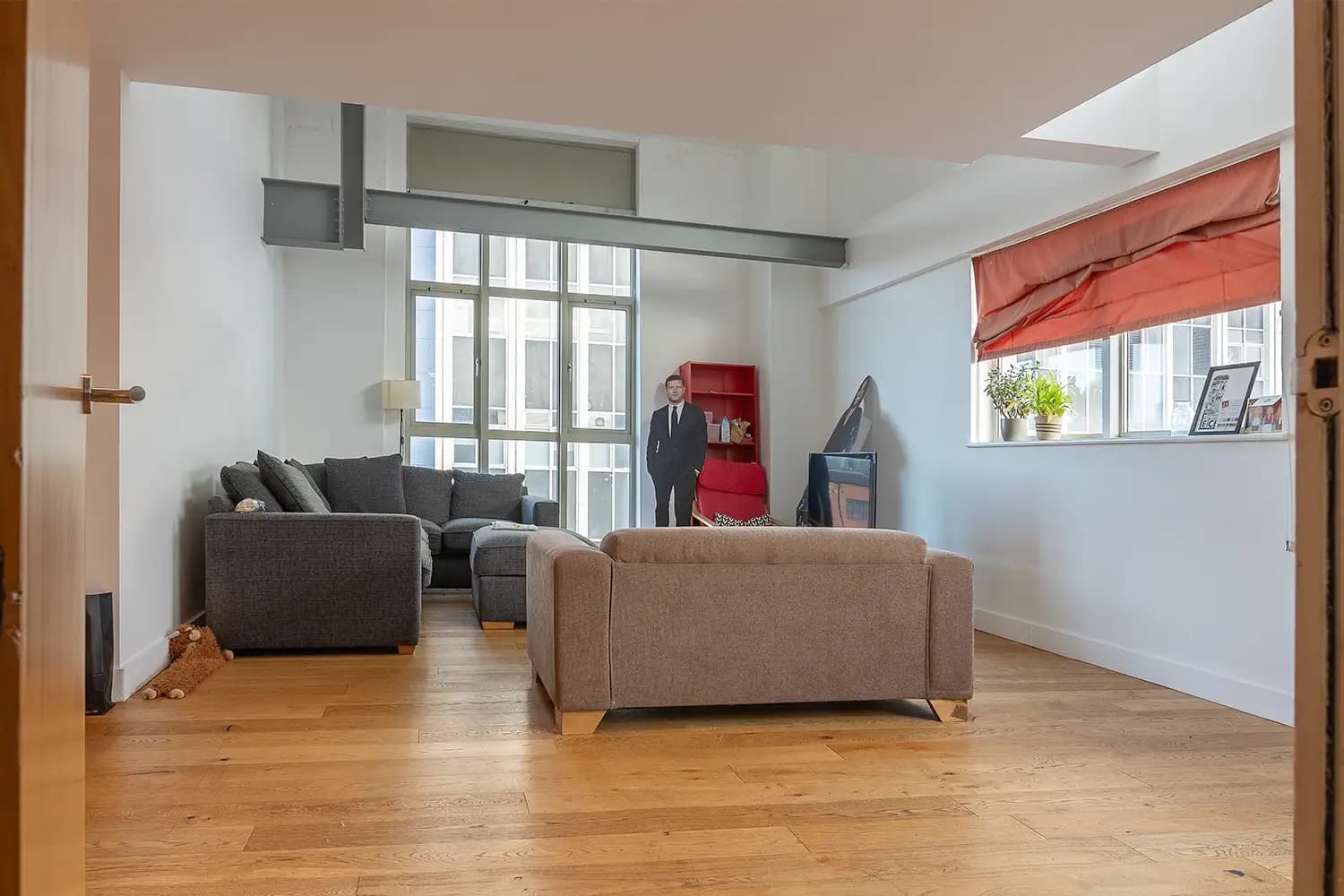 property photo 5 of 33