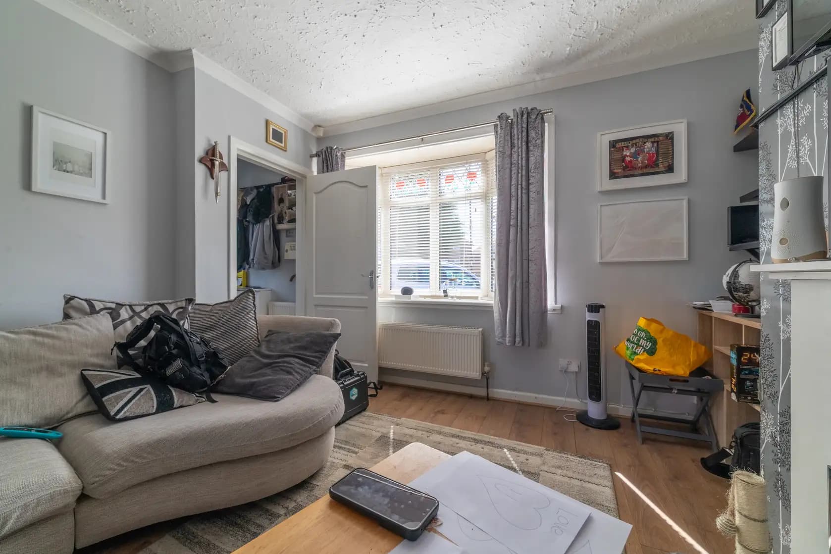 property photo 4 of 18