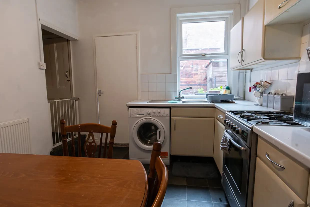 property photo 6 of 20